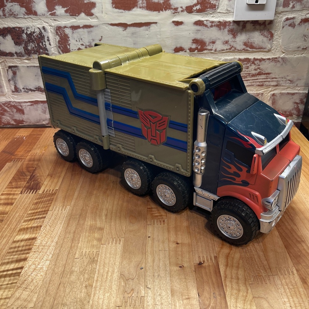 Transformers Optimus Prime 2006 Cybertron Nerf Truck RARE COLOR Vintage No Darts